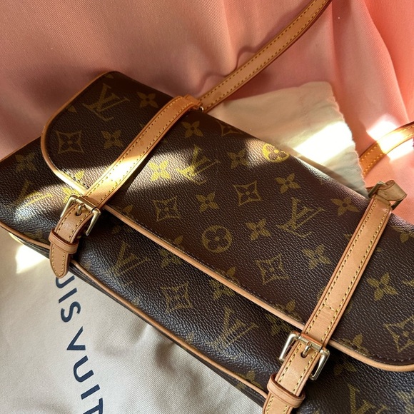 LOUIS VUITTON AUTHENTIC Monogram Pochette Marelle Pouch - Picture 8 of 16